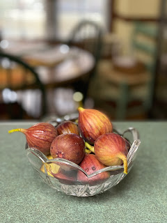Figs in a bowl
